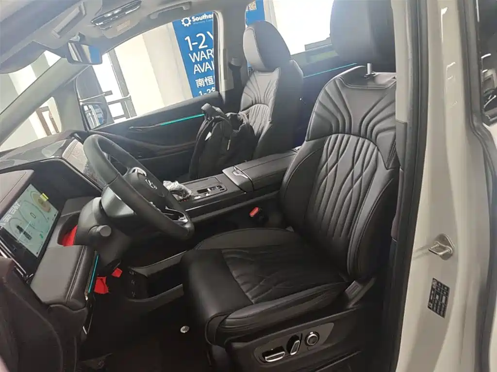 GAC Motor Trumpchi M8 2025 — фото 15