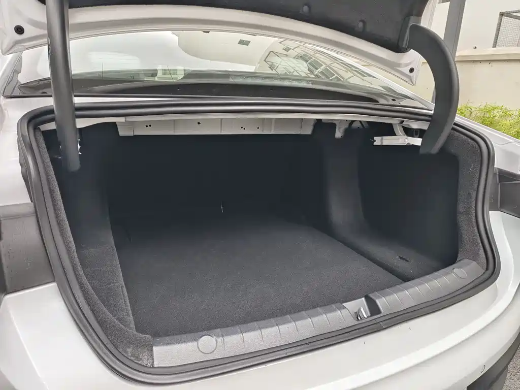 BYD Seal 05 DM-i 2025 — фото 12