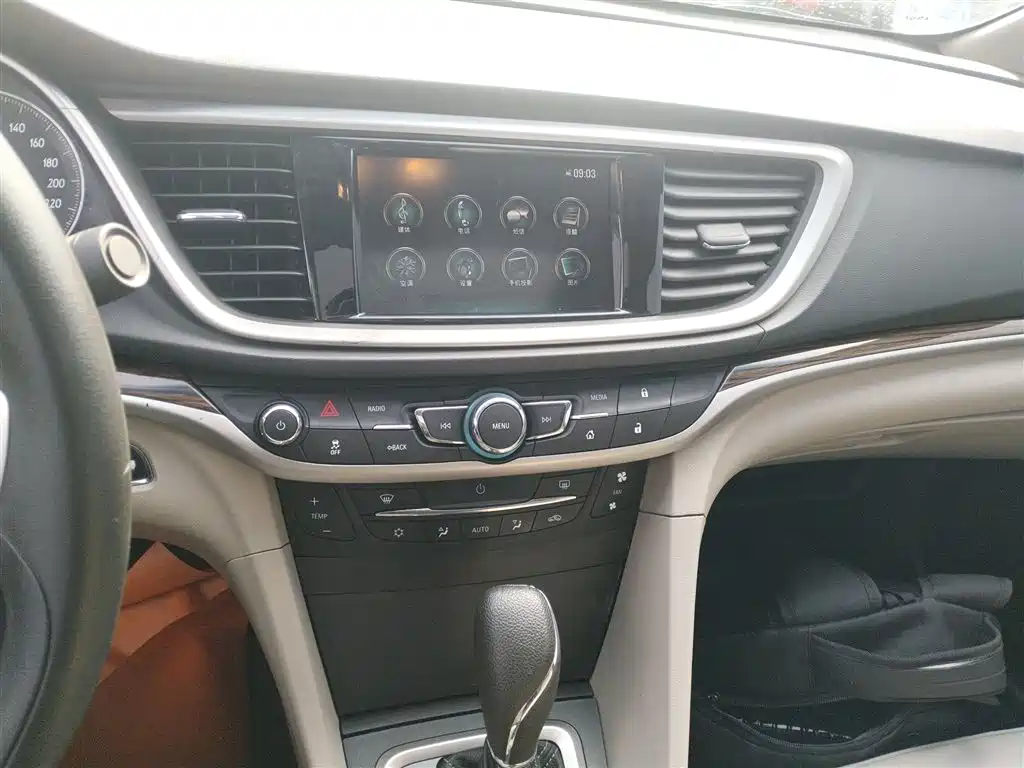 Buick Excelle 2015 — фото 9