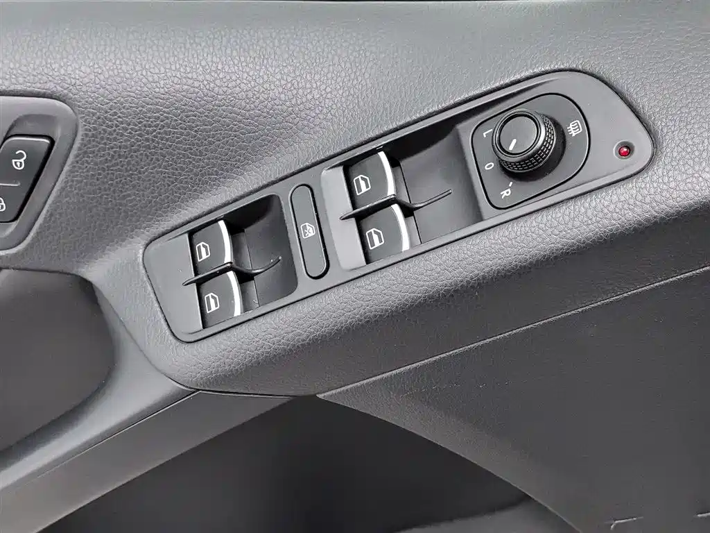 Volkswagen Tiguan 2019 — фото 9