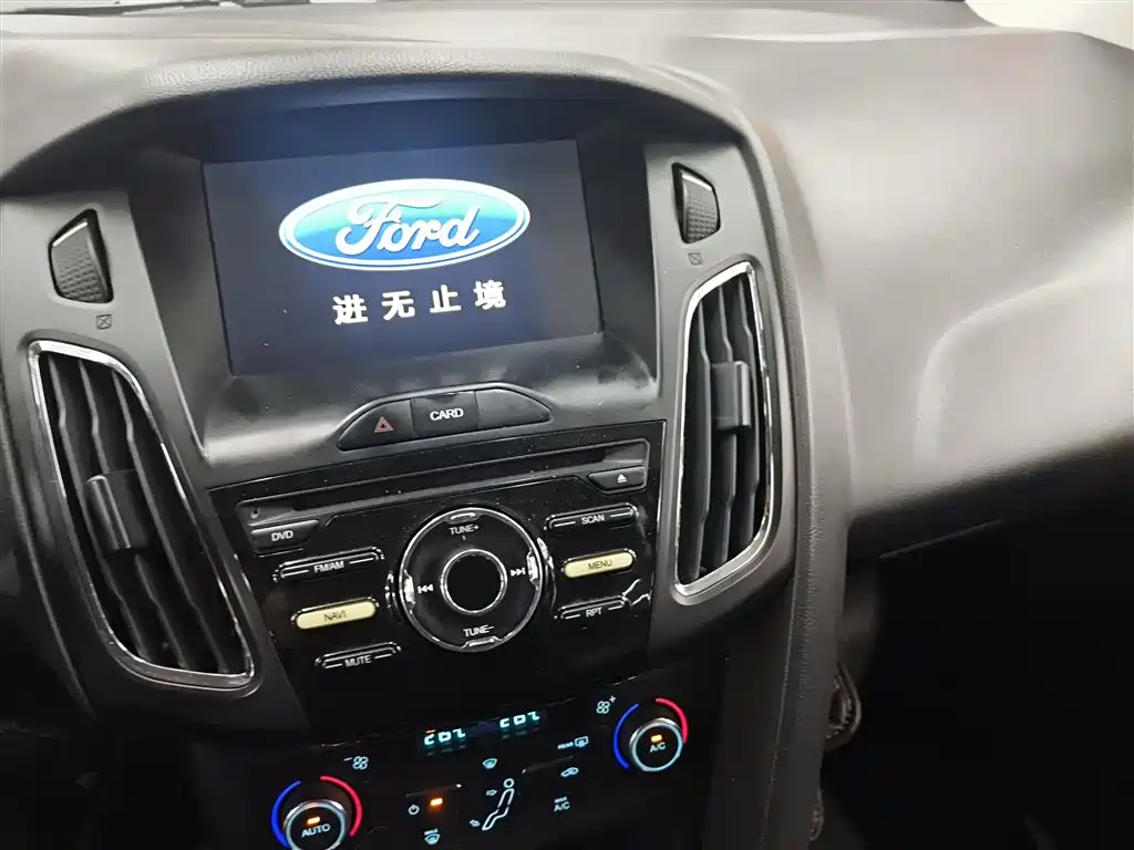 Ford Focus 2017 — фото 13