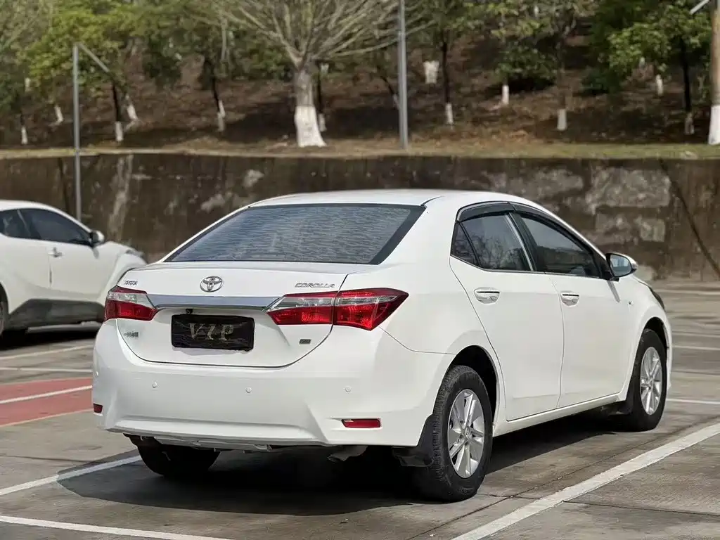 Toyota Corolla 2018 — фото 9