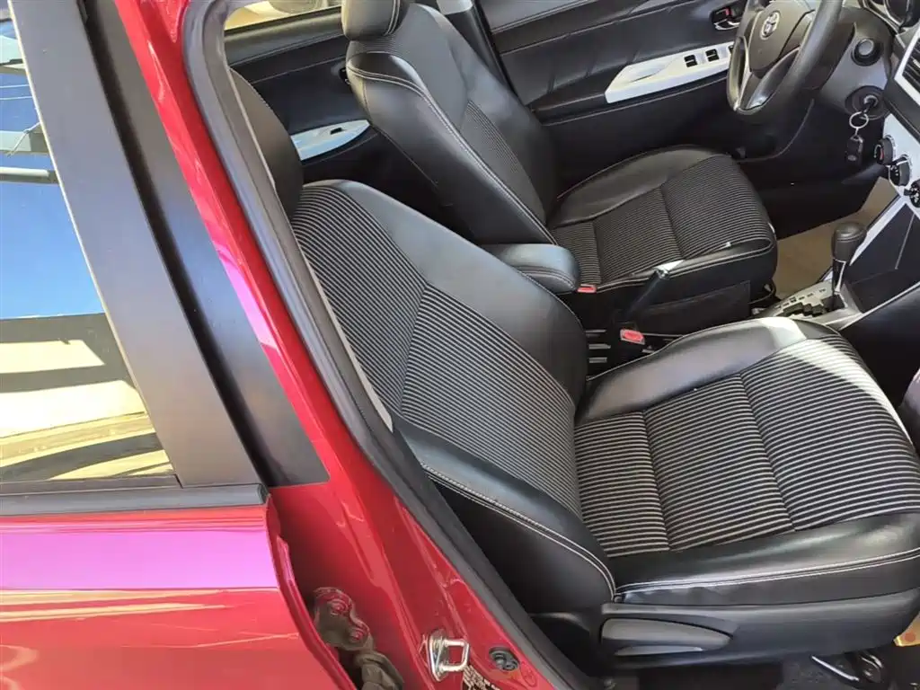 Toyota Yaris L 2015 — фото 25