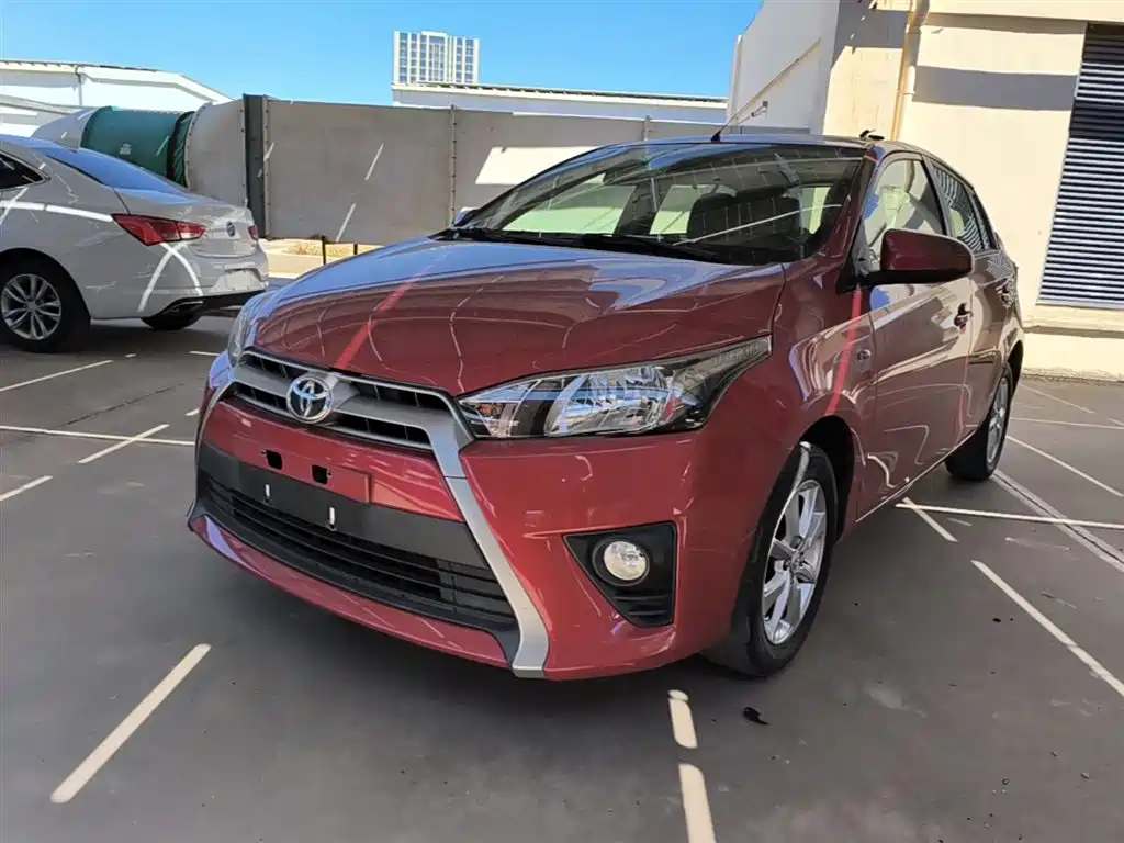 Toyota Yaris L 2015 — фото 2