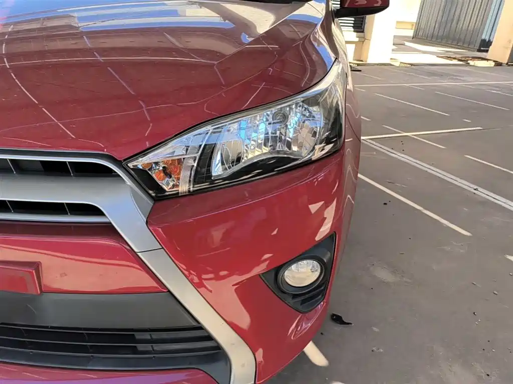 Toyota Yaris L 2015 — фото 24
