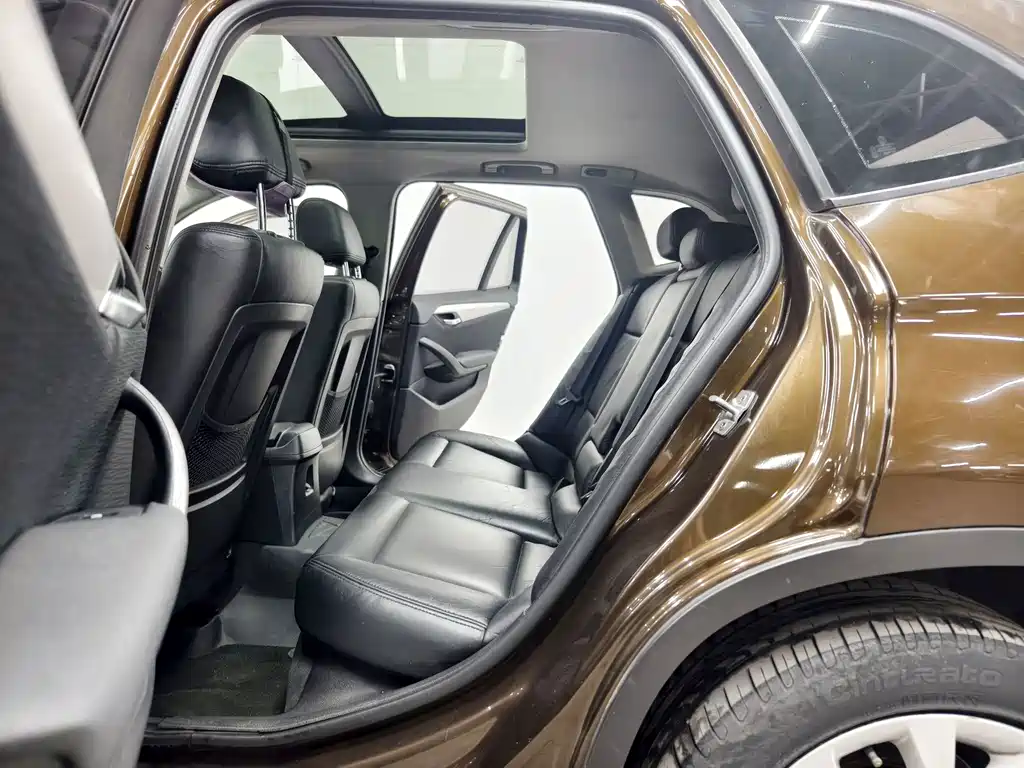 BMW X1 2013 — фото 13