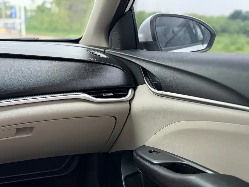Buick Excelle 2019 — фото 17