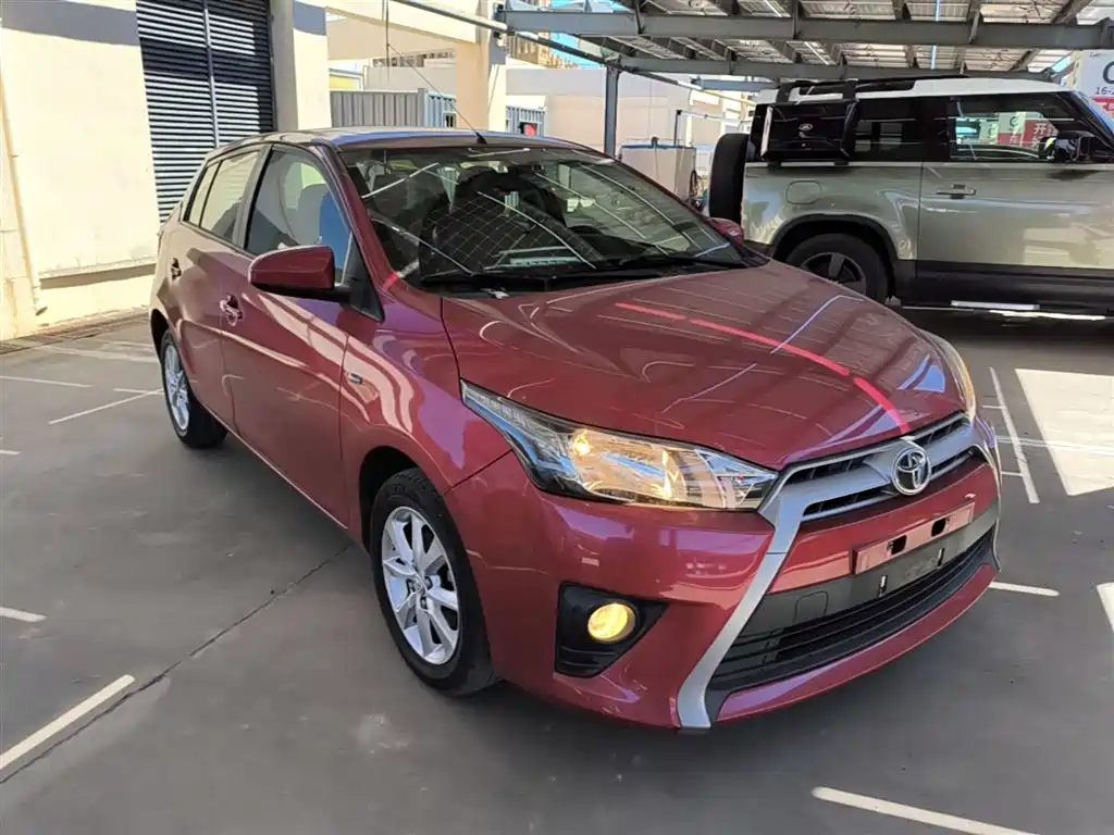 Toyota Yaris L 2015 — фото 4