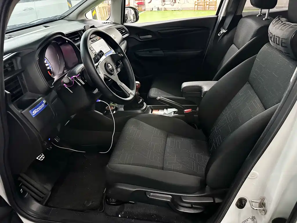 Honda Fit 2017 — фото 11