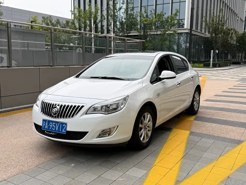 Buick Excelle 2012