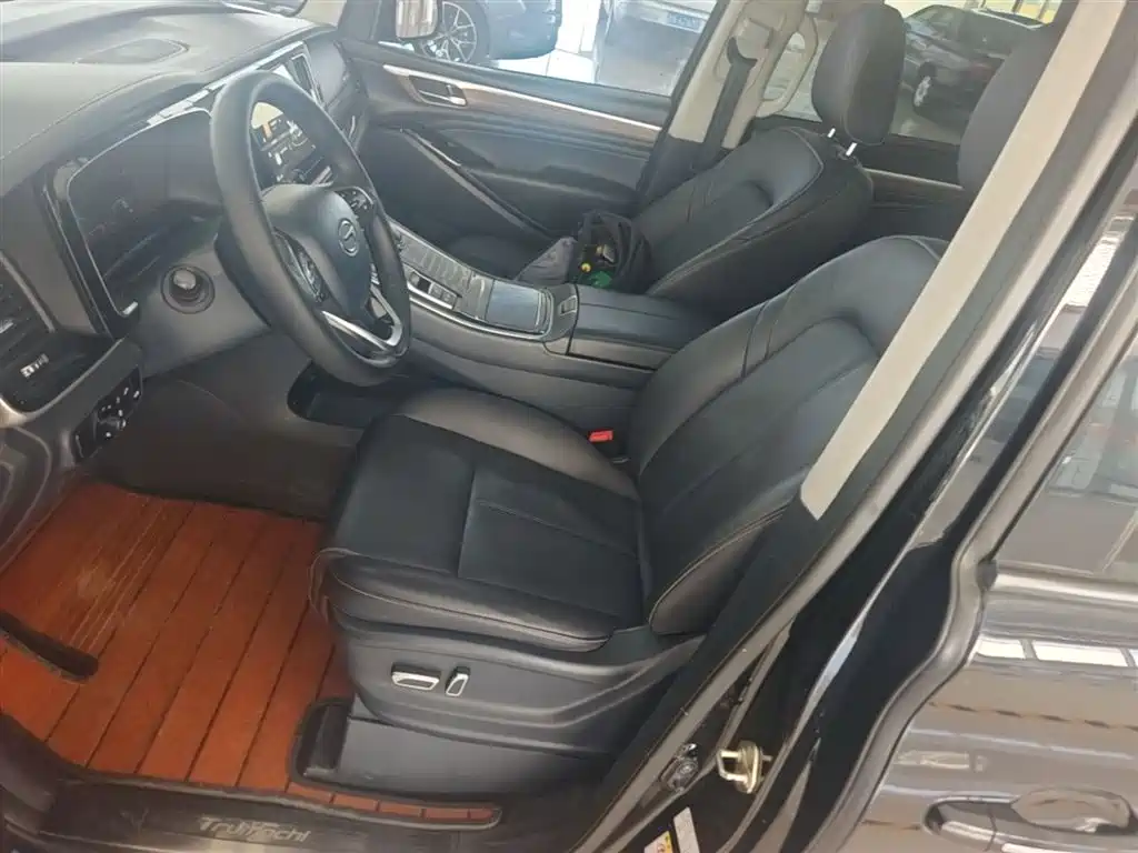 GAC Motor Trumpchi M8 2021 — фото 15