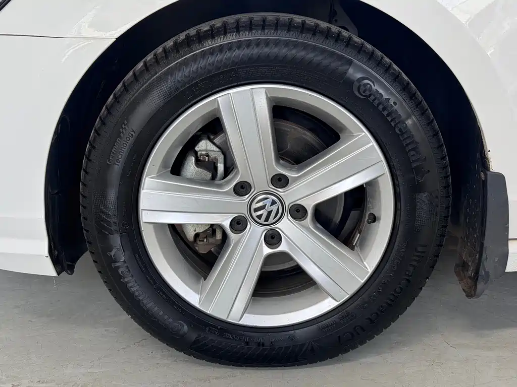 Volkswagen Lamando 2018 — фото 25