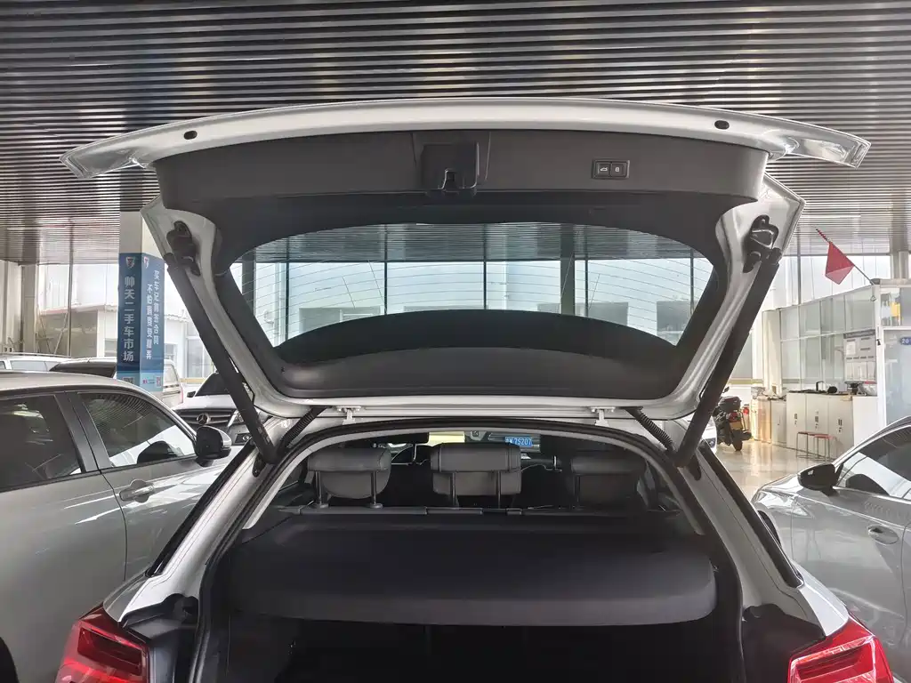 Audi Q2L 2023