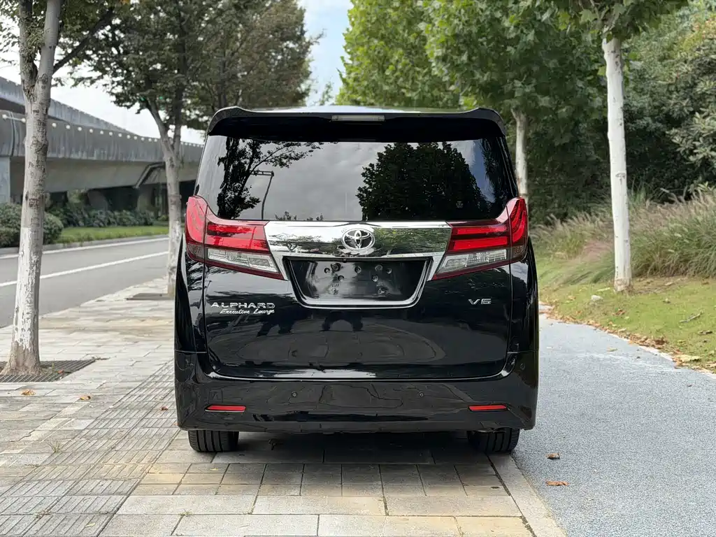 Toyota Alphard 2018 — фото 8
