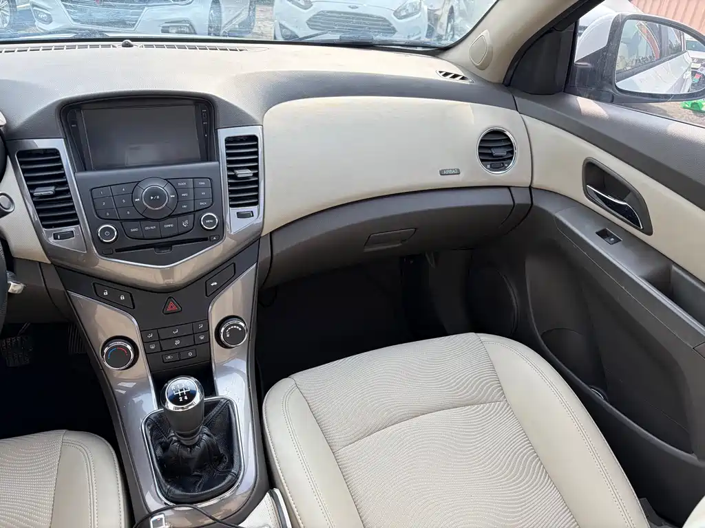 Chevrolet Cruze 2015 — фото 11