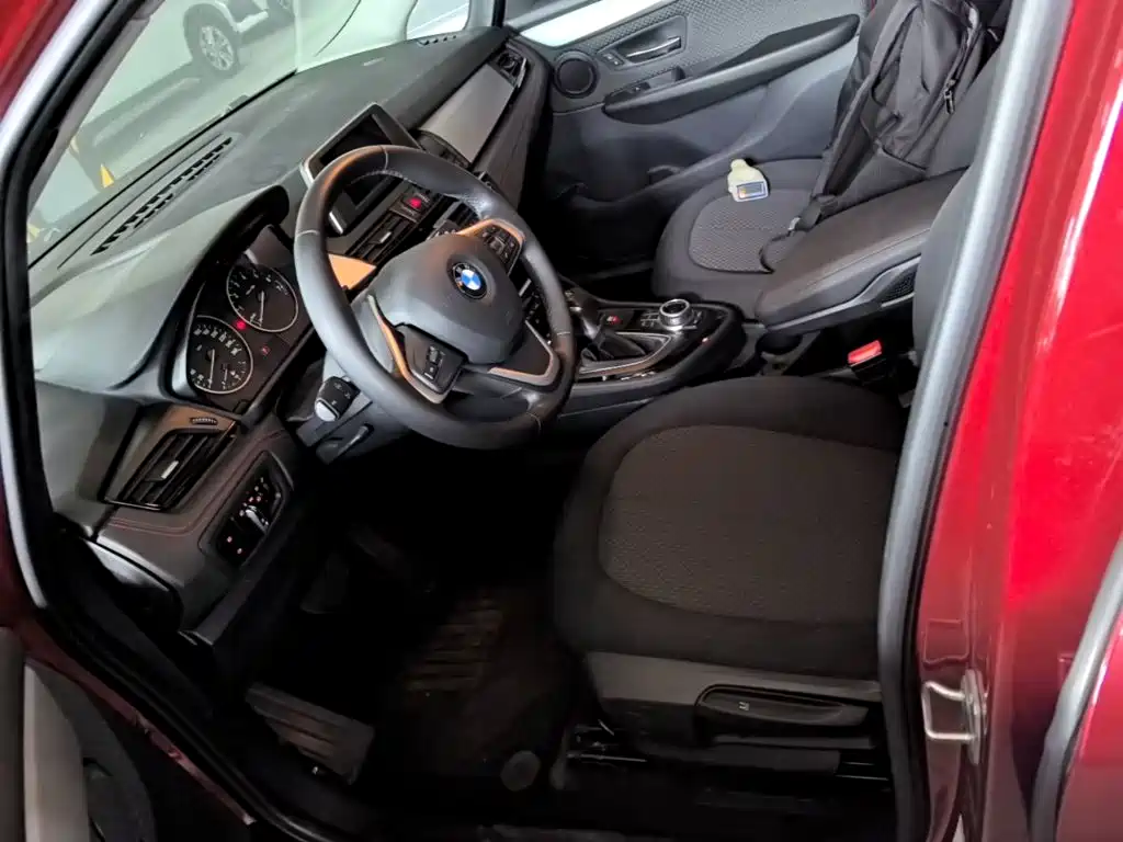 BMW 2 Series Wagon 2015 — фото 15