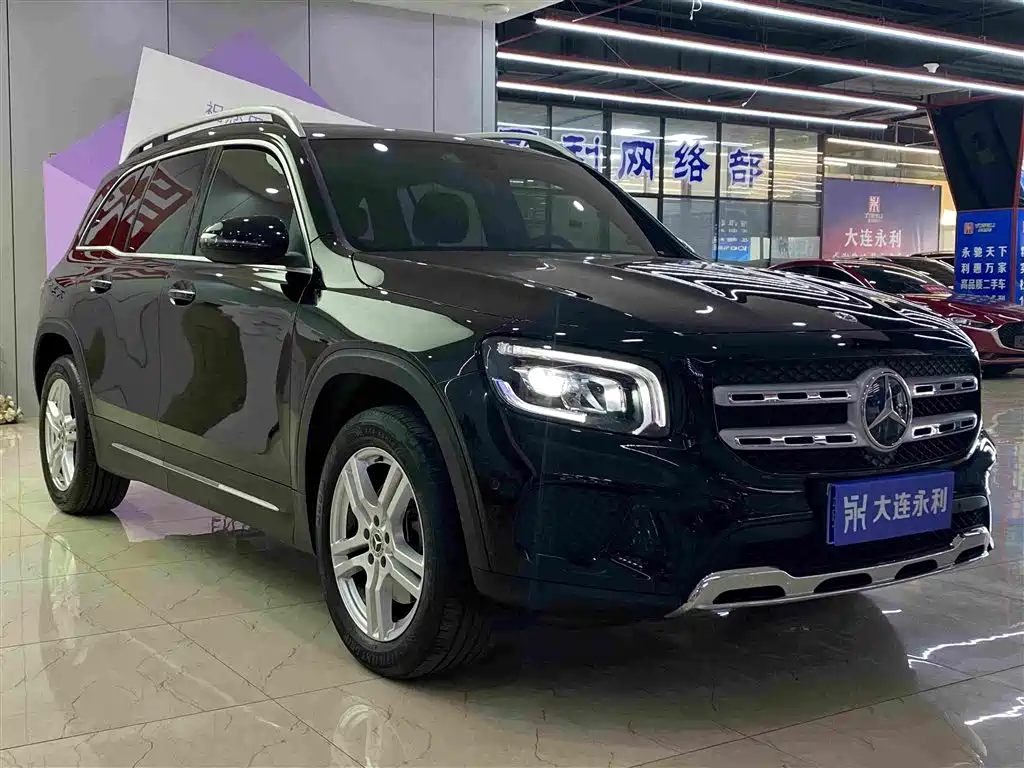 Mercedes-Benz GLB 2023