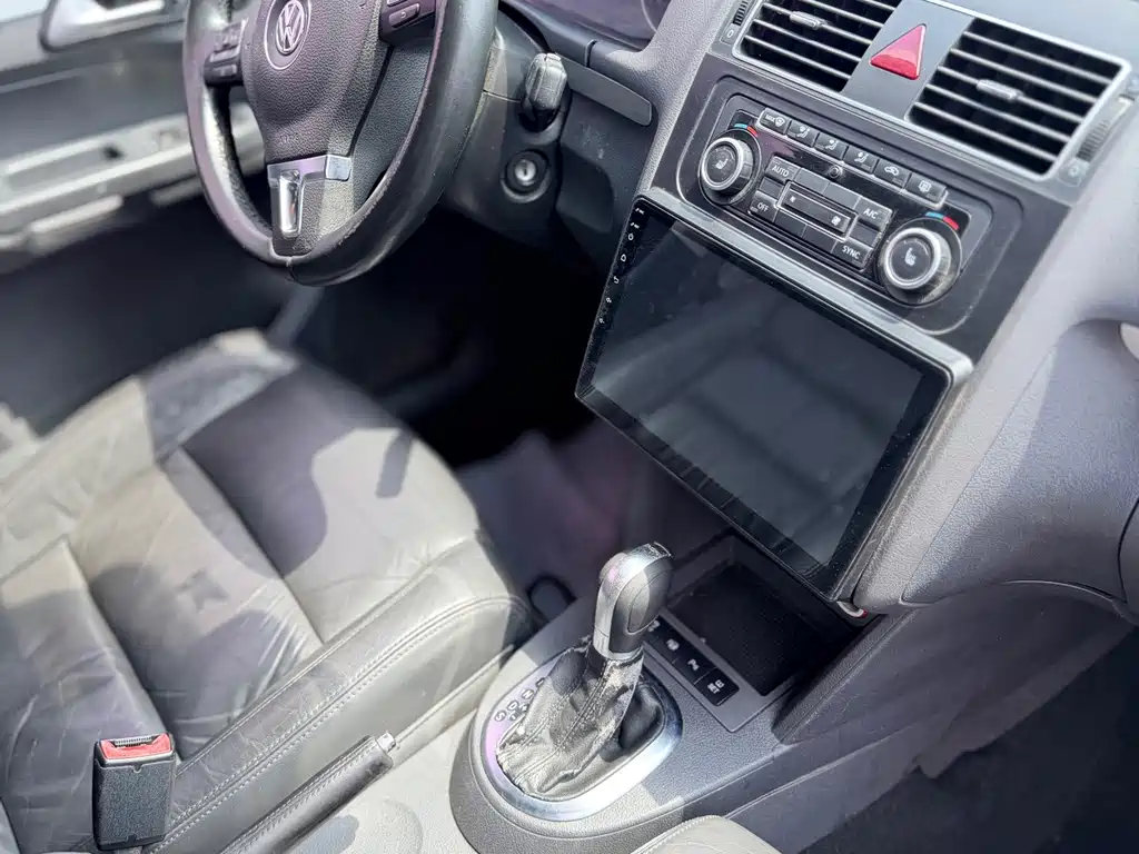 Volkswagen Touran 2015 — фото 15
