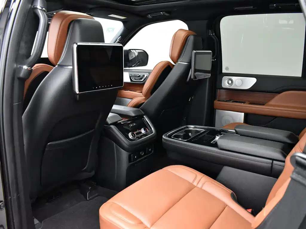 Lincoln Navigator 2019 — фото 22