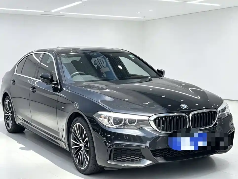 BMW 5 Series 2019 — фото 3