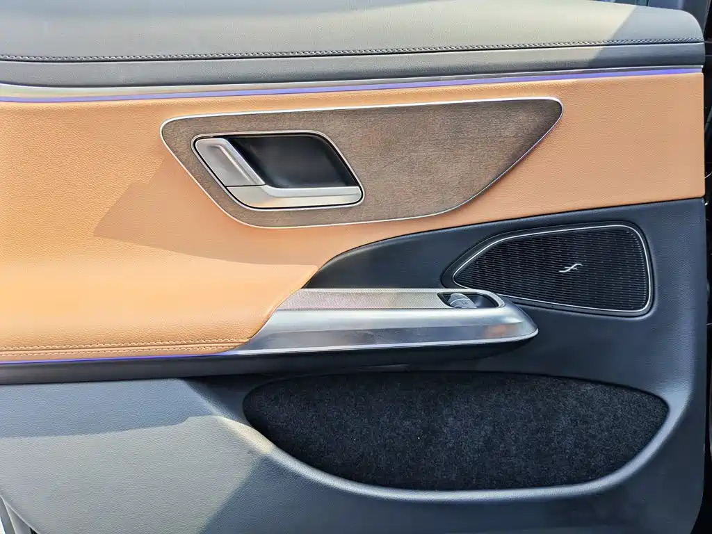 Mercedes-Benz E-Class 2024 — фото 16