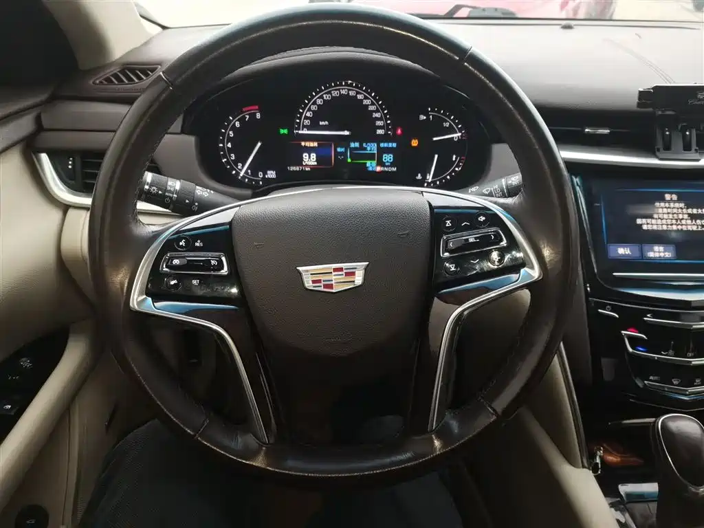 Cadillac XTS 2017 — фото 11