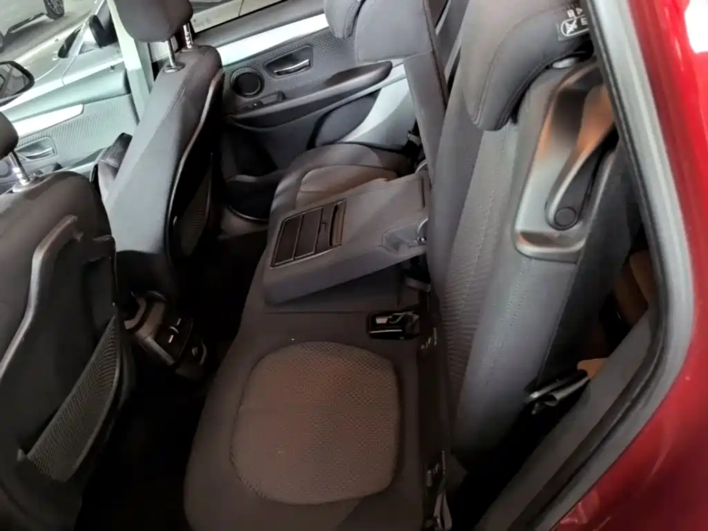 BMW 2 Series Wagon 2015 — фото 17
