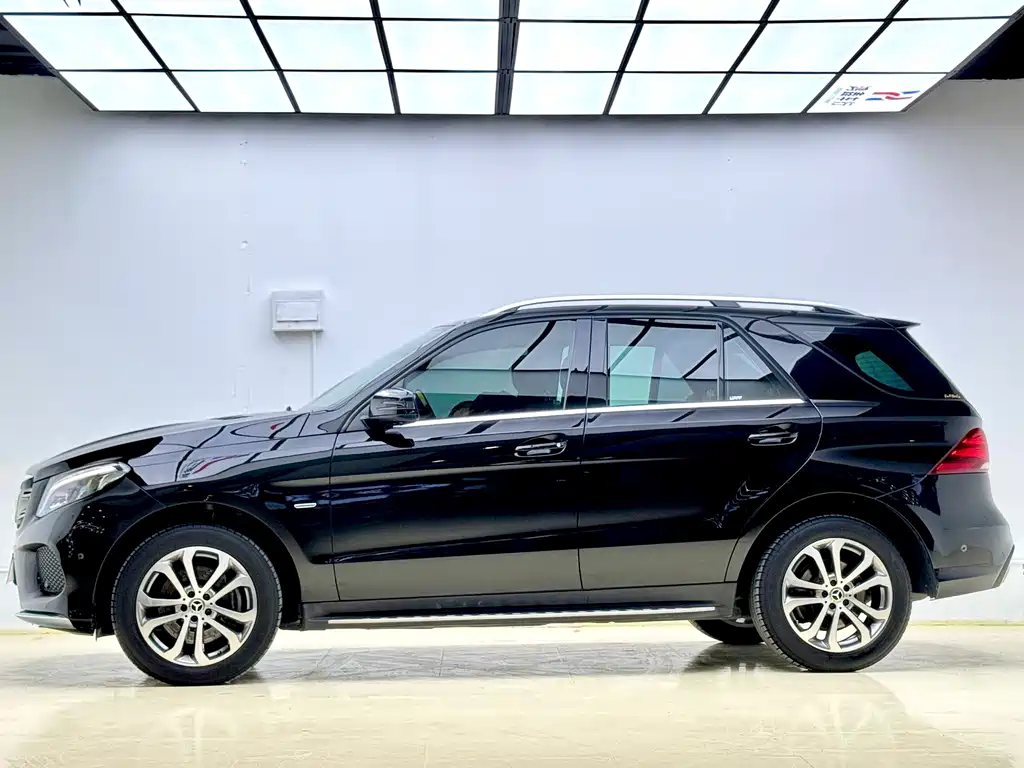 Mercedes-Benz GLE 2018 — фото 3