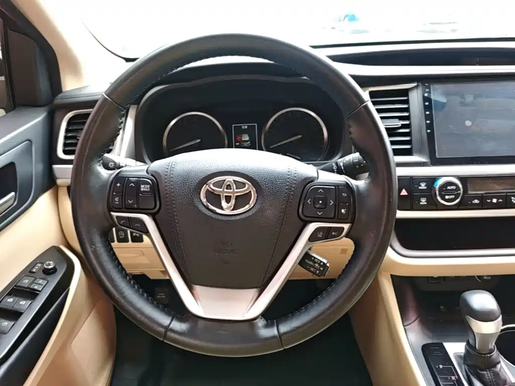 Toyota Highlander 2018 — фото 15