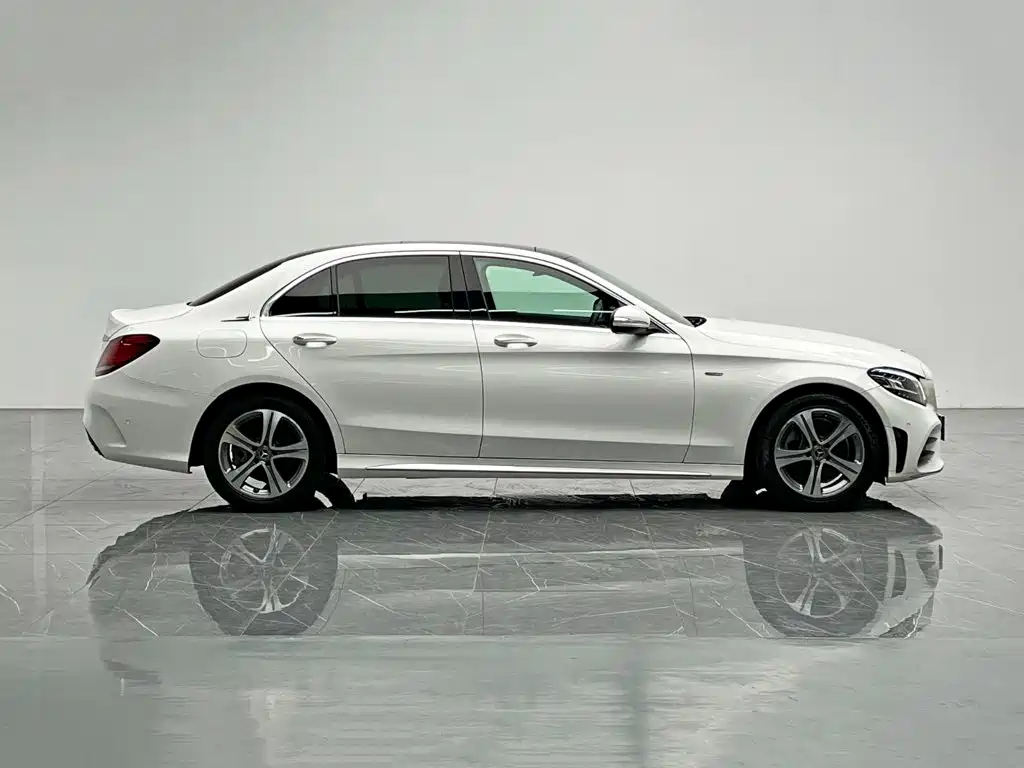 Mercedes-Benz C-Class 2020 — фото 7