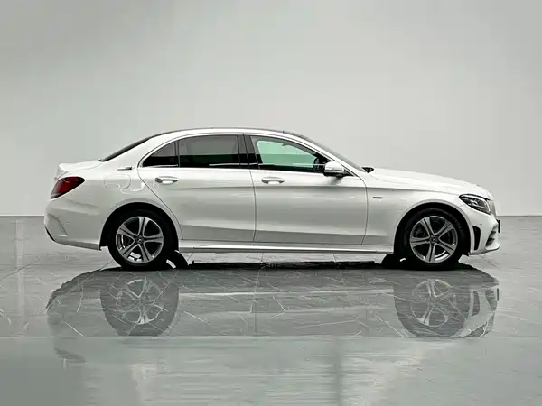 Mercedes-Benz C-Class 2020