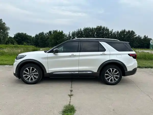 Ford Explorer 2024