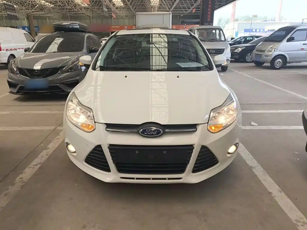 Ford Focus 2015 — фото 3