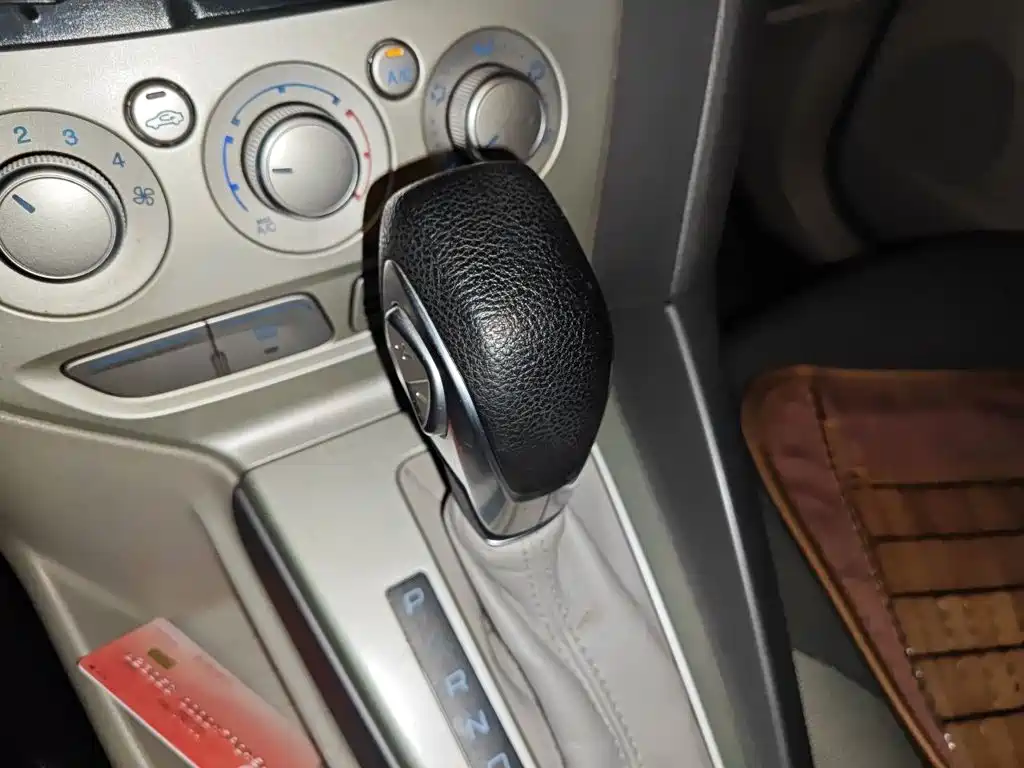 Ford Focus 2014 — фото 15