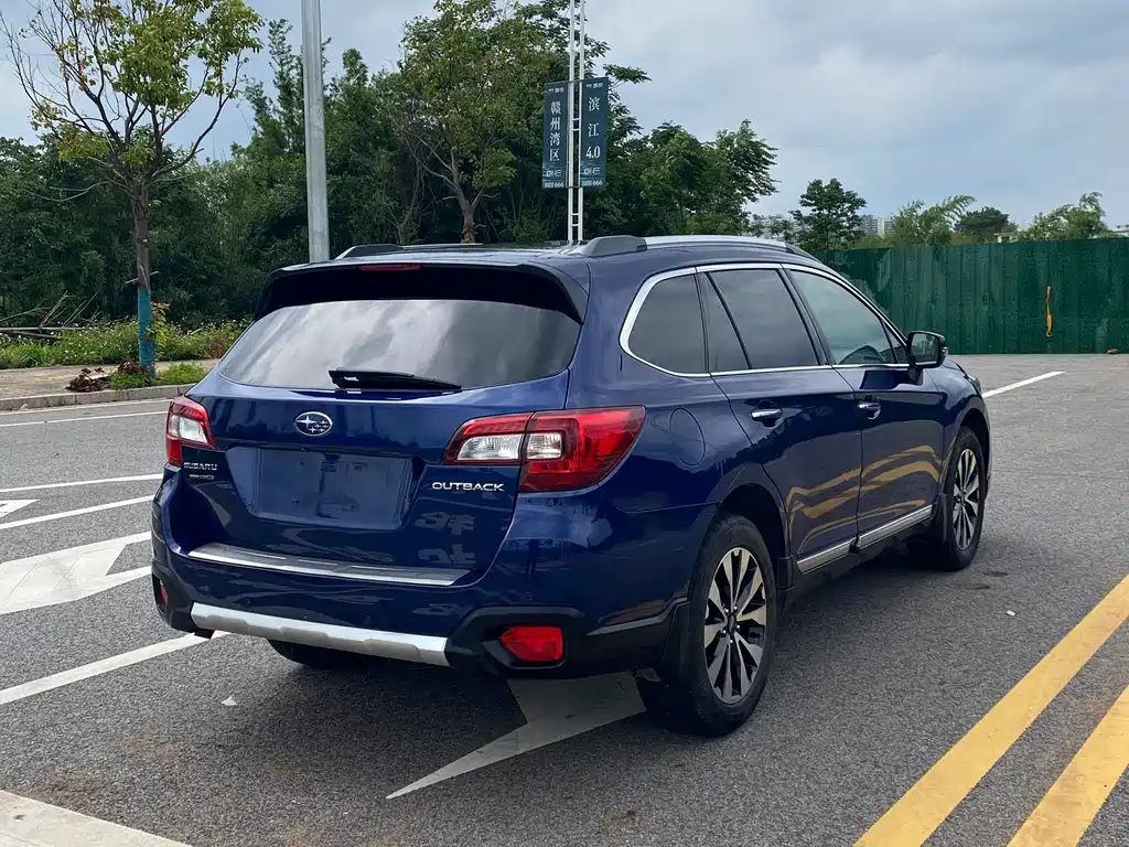 Subaru Outback 2017 — фото 9