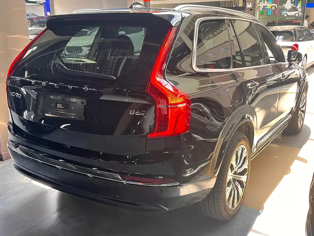 Volvo XC90 2022 — фото 15