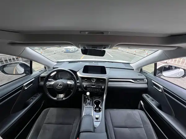 Lexus RX 2021