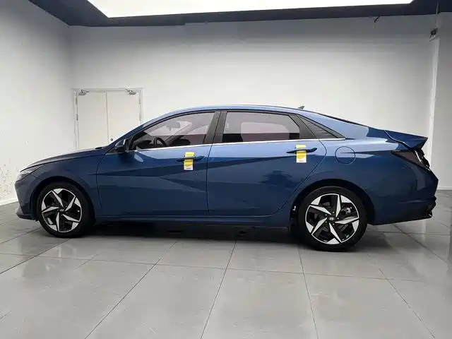 Hyundai Elantra 2021 — фото 14