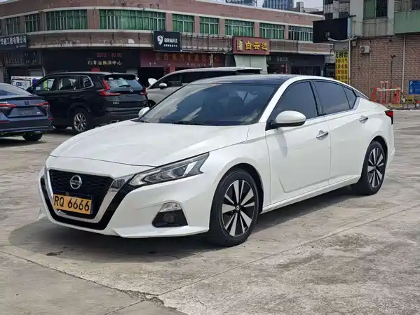 Nissan Teana 2022