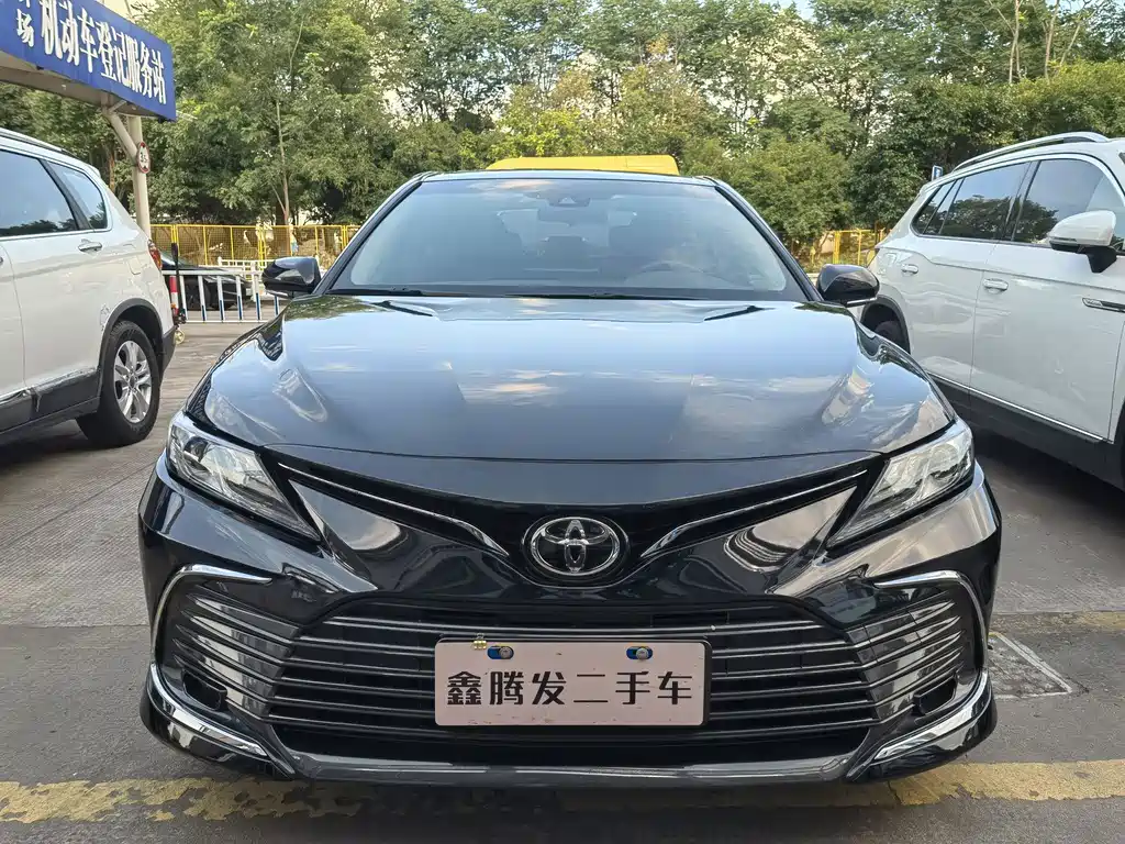 Toyota Camry 2021 — фото 2