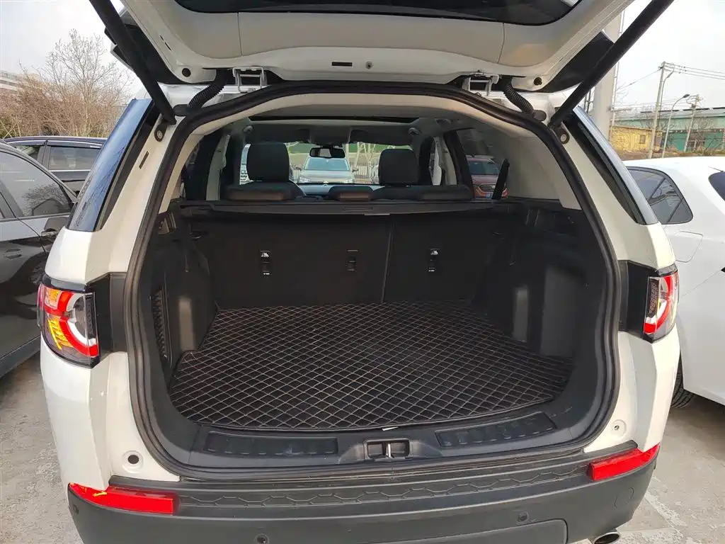 Land Rover Discovery Sport 2018 — фото 19