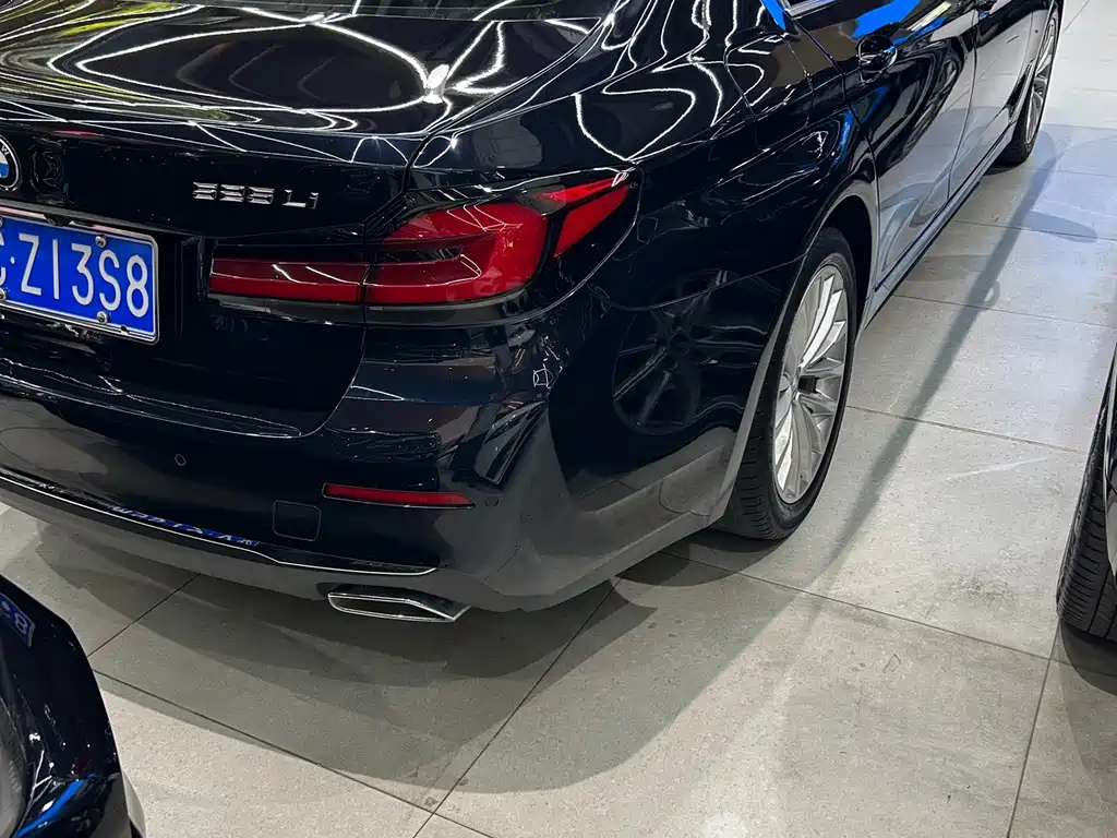 BMW 5 Series 2021