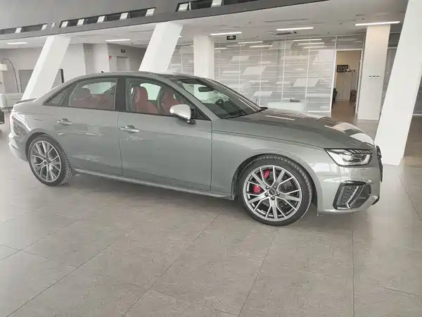 Audi S4 2024
