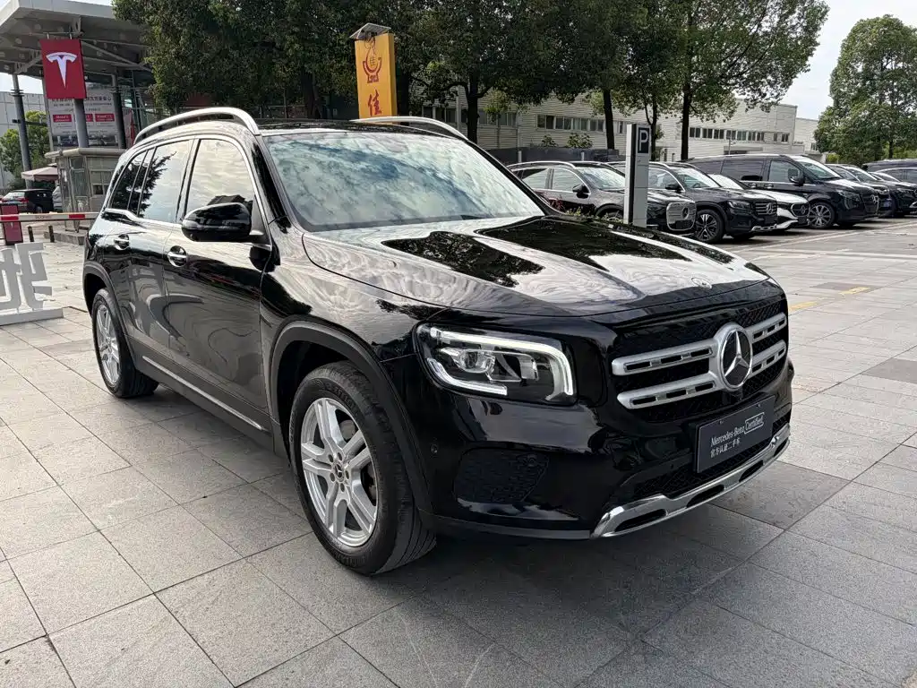 Mercedes-Benz GLB 2021