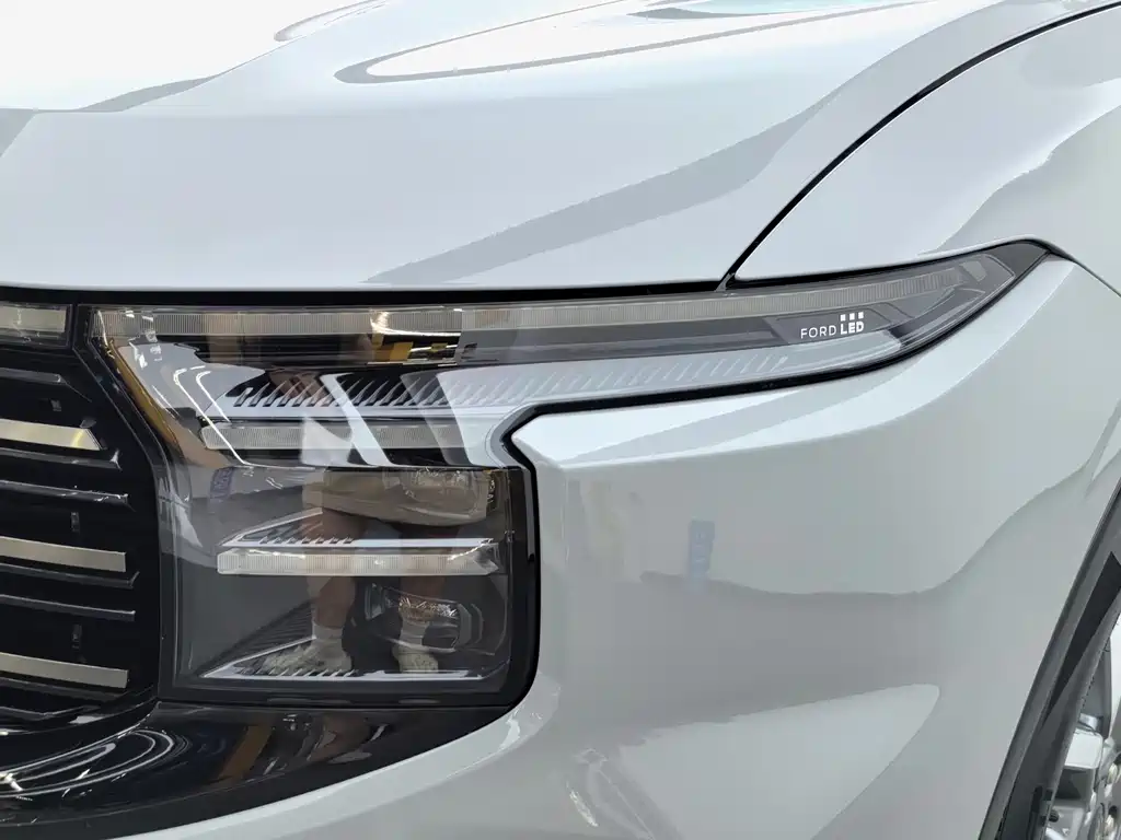 Ford Edge 2023 — фото 35
