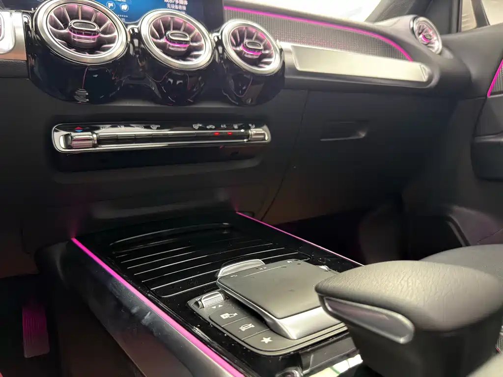 Mercedes-Benz EQB 2023 — фото 16