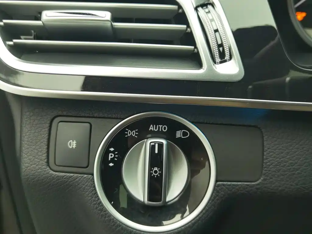 Mercedes-Benz E-Class 2014 — фото 21