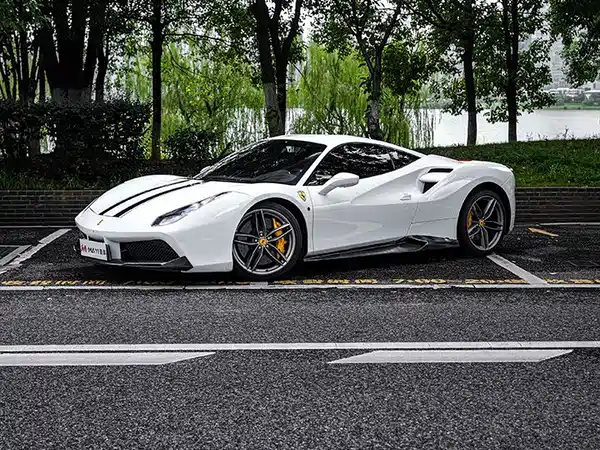 Ferrari 488 2016
