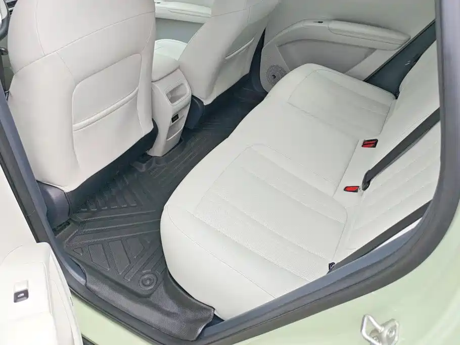 Geely Galaxy Starwish 2025 — фото 11