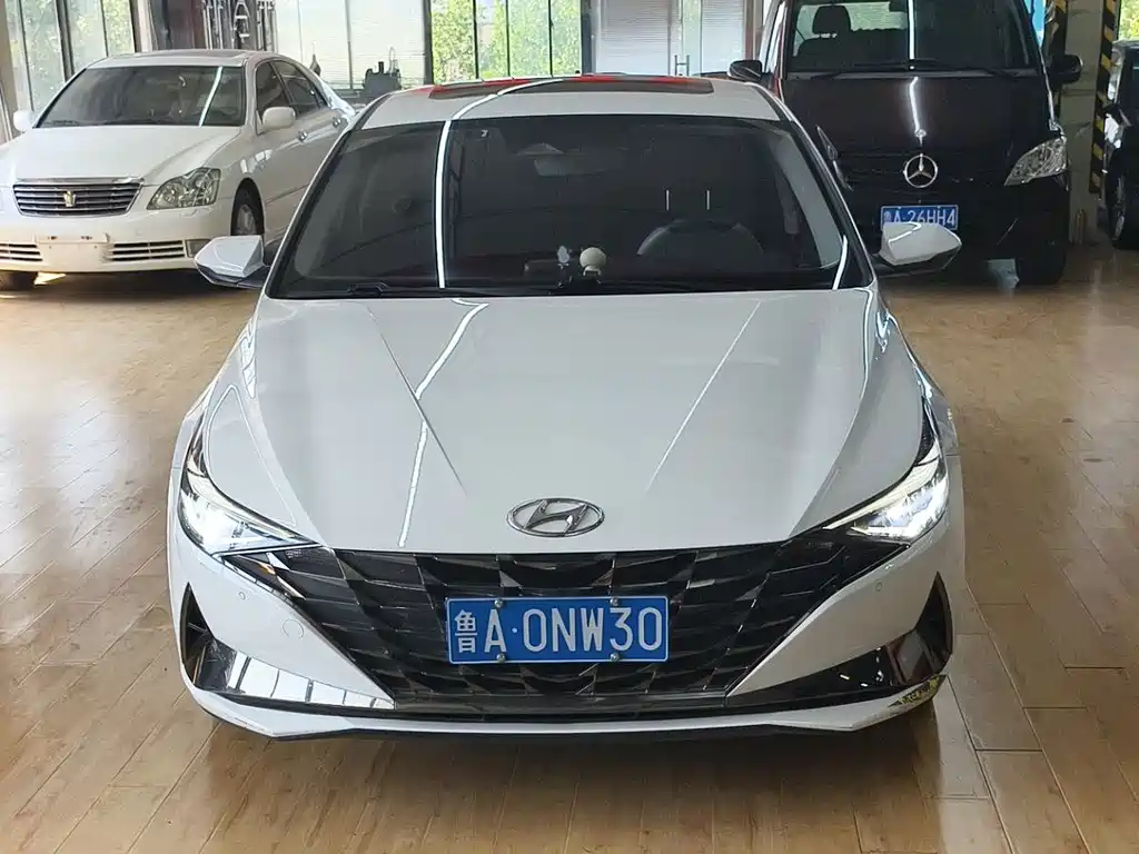 Hyundai Elantra 2023